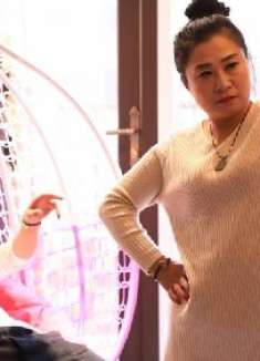 媳妇出差提前回家,想给丈夫一个惊喜