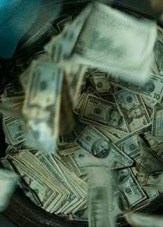 三个女保洁 偷走银行1000W美刀《我为钱狂》