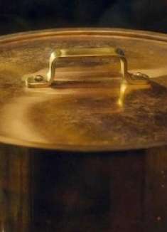 女生因嫉妒校花，不仅杀害了他，还把他做成了火锅底料