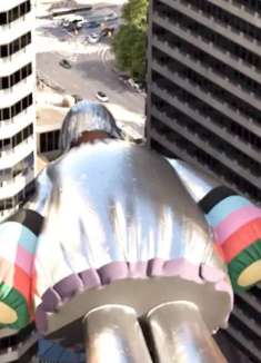 巨物恐惧来袭！不要抬头……