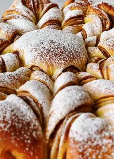 用350克面粉做一个雪花面包，过节一家人都够吃，香甜松软颜值高