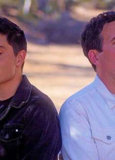 「怪奇物语4」神曲翻唱！双人合唱版「Running Up That Hill」