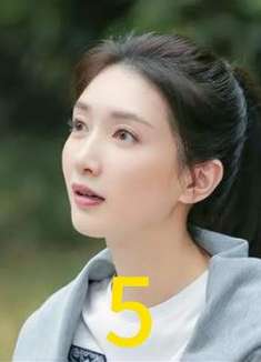 王漫妮沦陷在梁正贤的温柔里，她接受了那张房卡