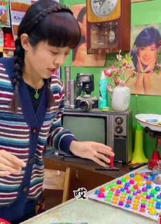 老板娘的两块钱和辣条，为什么不见了呢？你看到了吗？