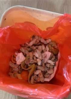 垃圾袋套不住？多亏网友提醒，原来家中很常见的东西就能帮大忙