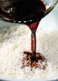 把酱油倒进大米里，出锅瞬间变美食，小孩爱吃，解馋