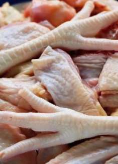 鸡肉不煮不红烧,加一块豆腐简单一做,鲜香味美