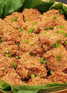 红烧排骨吃腻了，一定要试试这个荷香粉蒸排骨，软烂脱骨香味十足