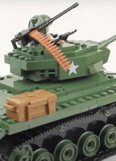 乐高科技系列：开坦克的人