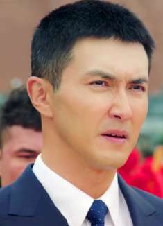 狙击手埋伏千米之外，却因为一个动作，暴露了身份！