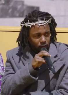 帅到发慌！Kendrick Lamar惊喜登场LV秀场