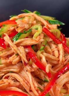 5块钱的鸡胸肉，依照这个做法，香辣爽口，嘎嘎下饭，吃一次真好