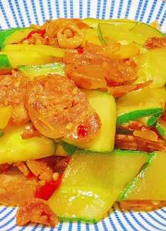 黄瓜和它在一起炒才是绝配，做法特别简单，清脆爽口，下酒又下饭