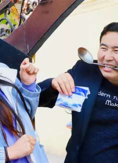 笑喷了:小伙看上隔壁高冷美女整个过程,笑得人肚子疼