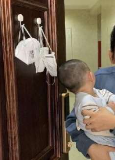 离婚隔天发现怀孕，瞒着前夫生下孩子