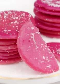 一个火龙果，加上一个鸡蛋，做出来连挑食的宝宝也爱吃