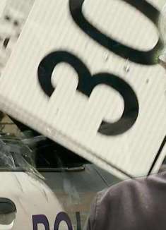 看到有人失手砸了自己的车谁能忍住不笑？