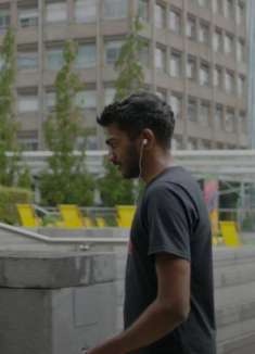 陷入时间循环的「社恐人士」，也能谈恋爱？