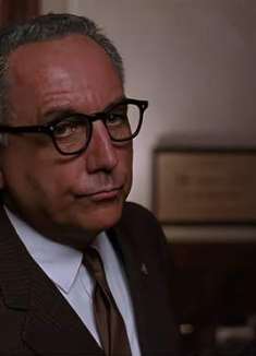 肖申克：安迪回到典狱长家，哪想他离不开安迪，令人意外