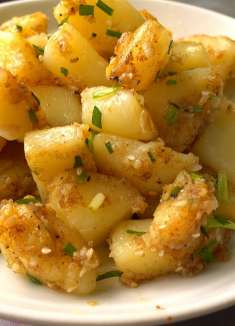 一种简单的椒盐土豆做法，味道和饭馆做的一模一样