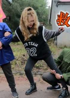 搞笑剧：弟弟摊上事了找姐姐要钱，对话太逗了，全程爆笑