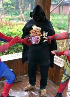 马里奥:蜘蛛侠偷吃蝙蝠侠泡面