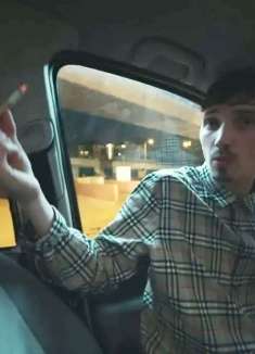 MV 里的嘻哈诗人：做个窗外世界的讲述者