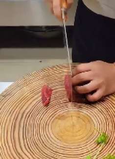 湘菜版小炒黄牛肉做法技巧，讲究一锅成菜，灵魂料喷8秒即起锅！