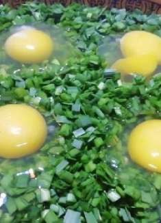 1把韭菜4个鸡蛋，不包饺子不烙盒子，5分钟做好低热降脂瘦身餐