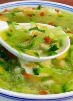 冬天要多吃绿萝卜，教你一个新做法，出锅汤鲜味美，暖身又暖胃