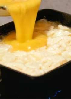 2个鸡蛋1块豆腐，放在锅里煮一煮，比大鱼大肉还好吃，美味又下饭