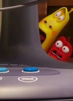 爆笑虫子：变色龙要吃掉小红和小黄，却被电风扇扇飞了！