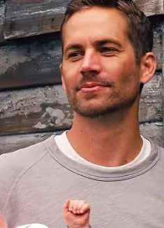 速度与激情：罗曼和强森开玩笑，结果一个神回复，旁边泰吉笑喷了