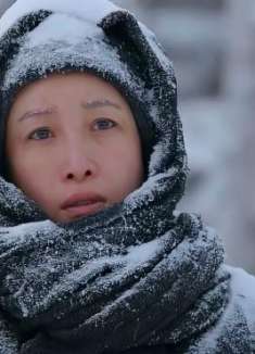 悬崖之上：秦海璐在雪地，看到自己的儿女，这段演技简直封神！