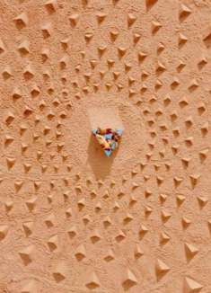 大地艺术家拍摇滚 MV「沙漠里的仪式」