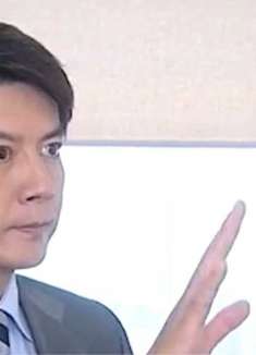 在敏君耐心指导下，英杰的成绩飞速提升，婆婆得知直接乐坏了！