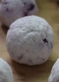 1个紫薯，做出面食新吃法，晶莹剔透，做法简单，出锅抢着吃