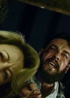 女人的身体被地沟油浇满，只为进入只有20公分的洞口找寻解药！