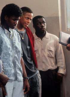 雷厉风行的校长以强硬的手腕，改变了一所被称为垃圾的学校