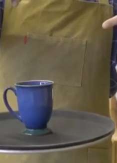 不可思议的防溢托盘，为什么一杯水放在上面摇晃，怎么都不会撒？