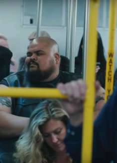 部落和联盟间，也有Peace and Love的瞬间