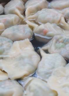 秋天千万要吃这馅饺子,教你和面调馅小技能,保障个个皮薄馅鲜