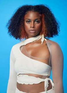 动人女声演唱全新单曲：「 Breakfast 」