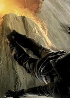 成龙高空跳伞拍摄揭秘，为夺取龙头在空中打斗惊险刺激 