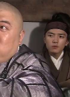 陆小凤：小伙很自信，想夺和尚手里的缎带，一出手才知差得远呢