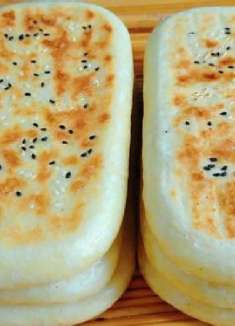 家人最爱吃的发面千层饼，擀一擀叠一叠，柔软多层，好吃不腻人