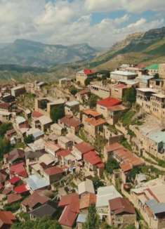 与鹰飞行，俯瞰最好的达吉斯坦