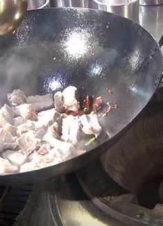 做菜也要举一反三,学会这道菜,你就会做更多的烧排骨菜肴