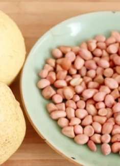 天冷了要多吃雪梨，加一把花生，酥脆又暄软，好吃不腻，越嚼越香