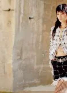 简洁而纯粹的黑白调:香奈儿早春系列秀场